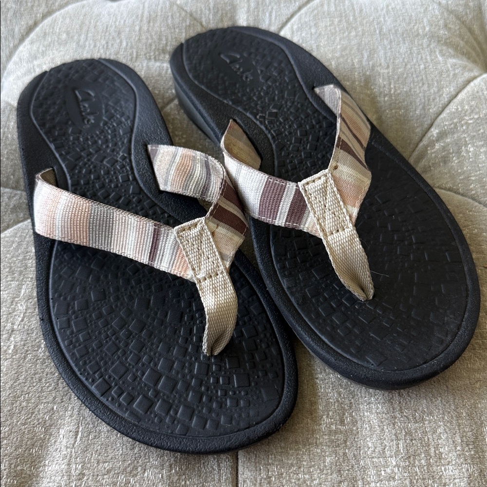 CLARKS "TATE MUSE"‎ MULTI STRIPED TEXTILE THONG FLIP FLOPS SANDALS - Size 8